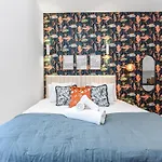 Cute & Compact - Petite Studio With Style!