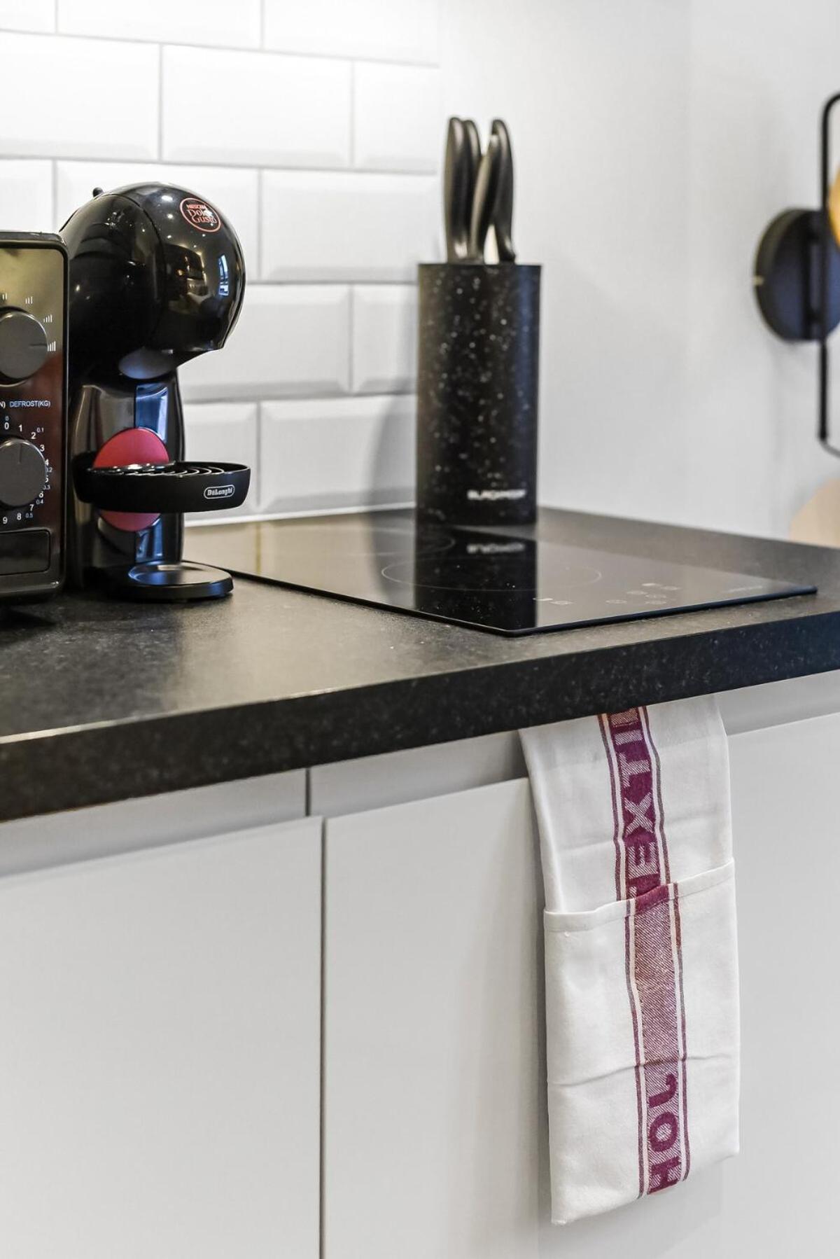 Cute & Compact - Petite With Style! Apartment London